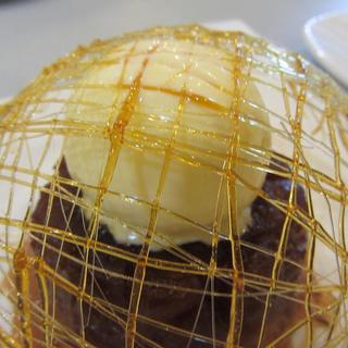 Caramel cage