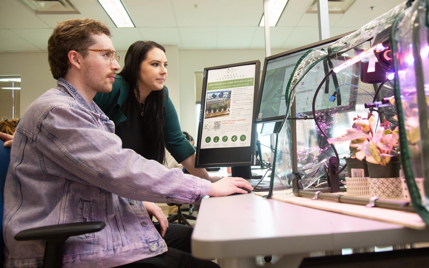 VIU ITAS students  work on their final projects